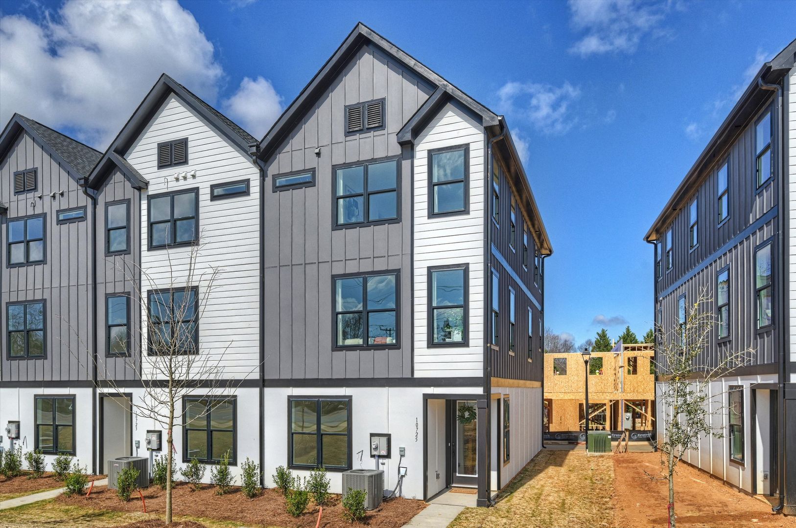 Charlotte Apartment: 10701 Mallard Creek Road