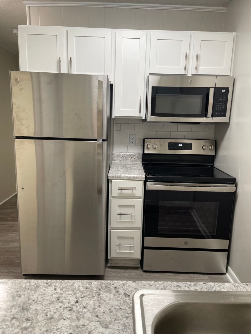 Fayetteville Apartment: Blanton Road