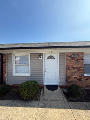 Newly Renovated 1-Bedroom Near Uptown Charlotte – Modern Living at Chatham II - ONE MONTH RENT FREE ON A 13 MONTH LEASE – photo 1