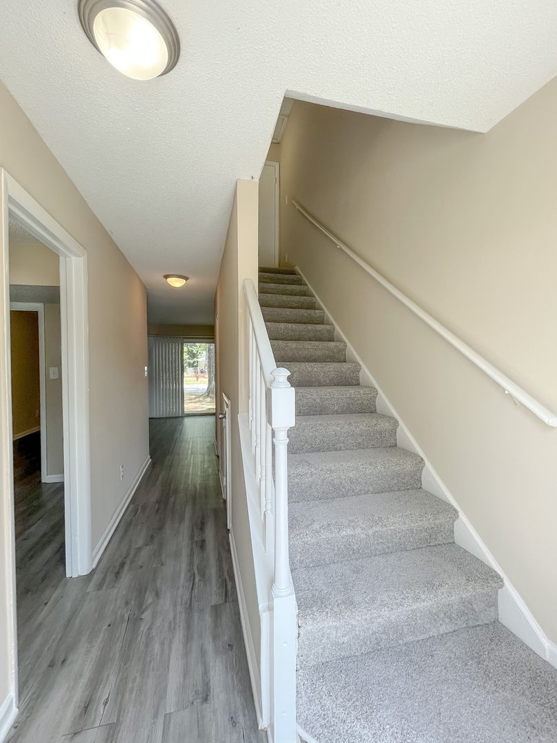 Jacksonville Apartment: 301 Village Drive