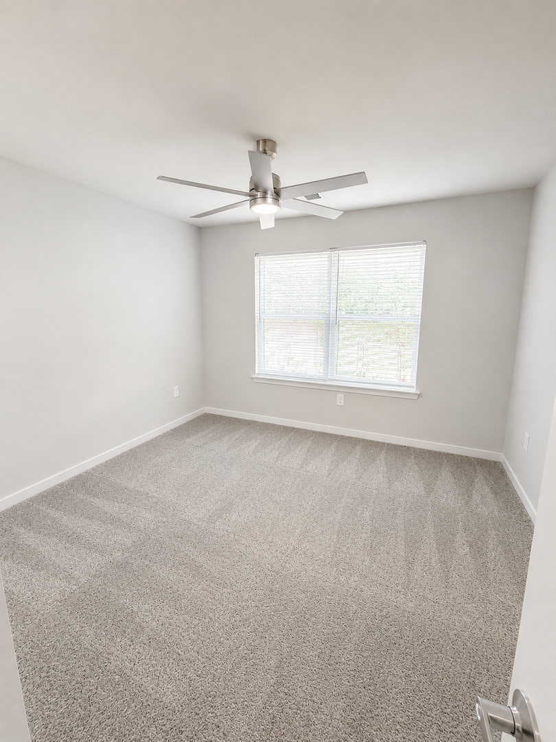 Charlotte Apartment: 102 Lakewood Ave