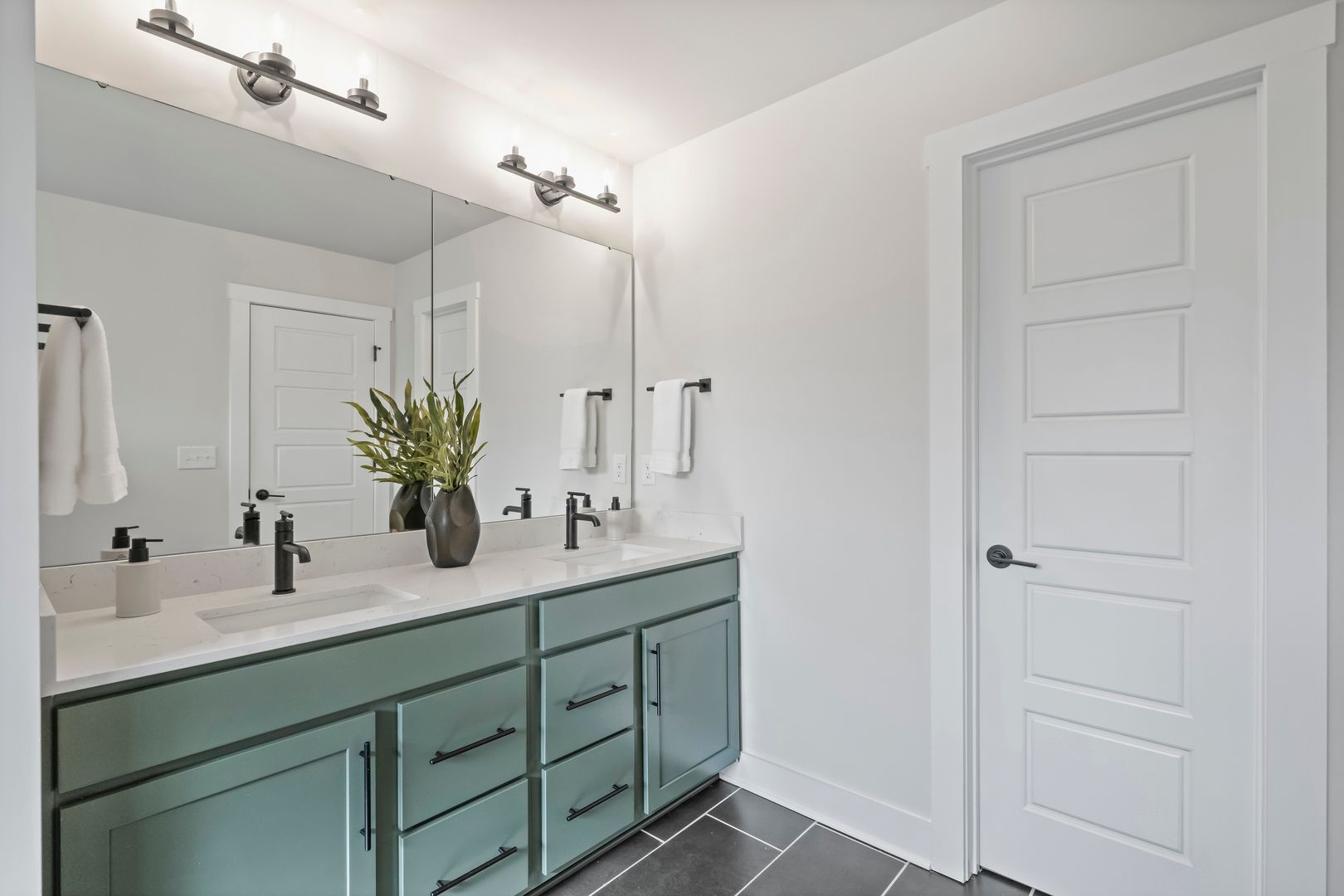 Charlotte Apartment: 8105 Shinkansen Dr