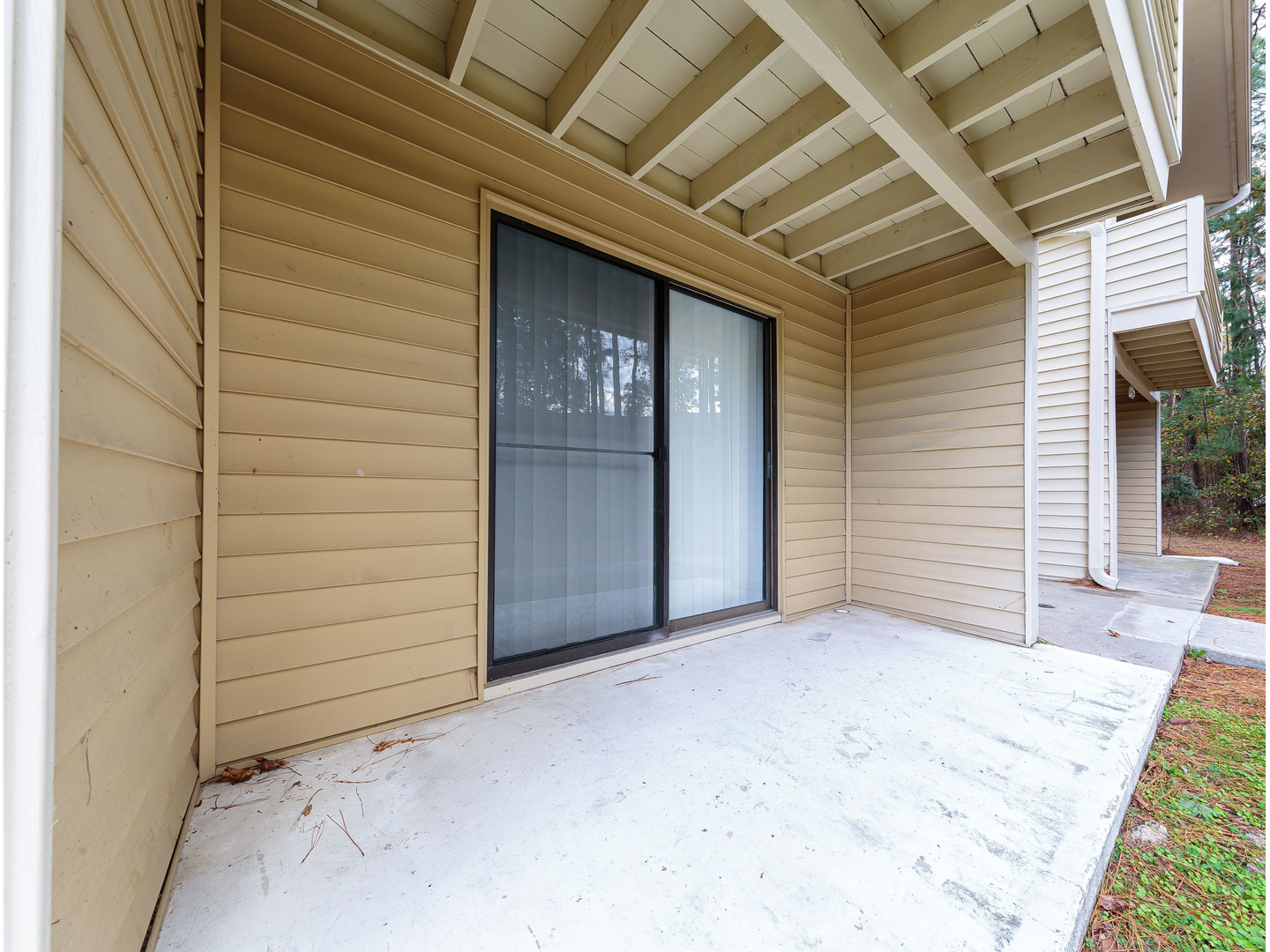 Jacksonville Apartment: 301 Village Drive