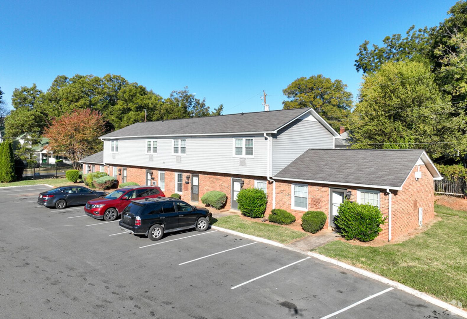 Charlotte Apartment: 314 Clarence Street