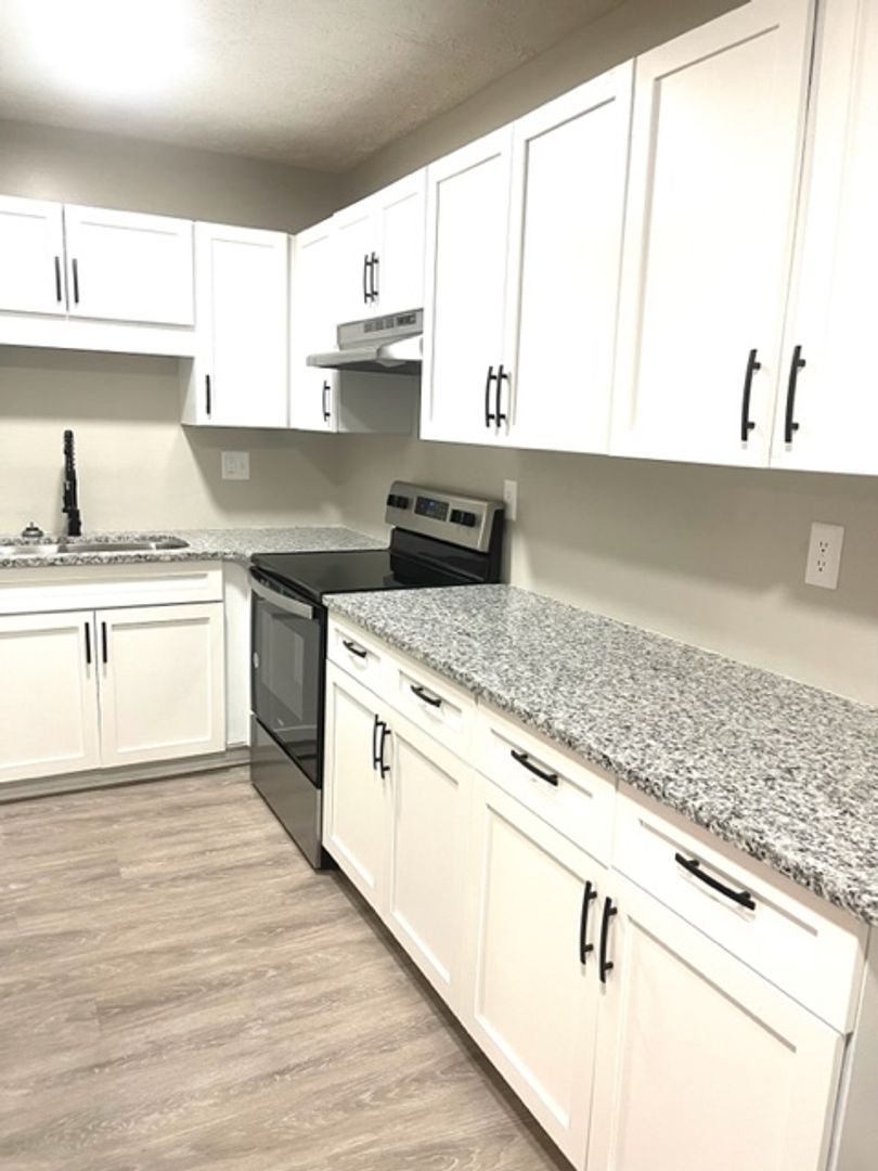 Fayetteville Apartment: Elcone Dr