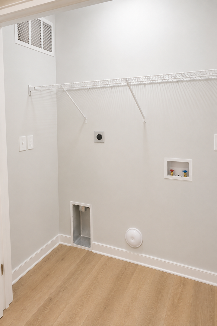 Charlotte Apartment: 102 Lakewood Ave
