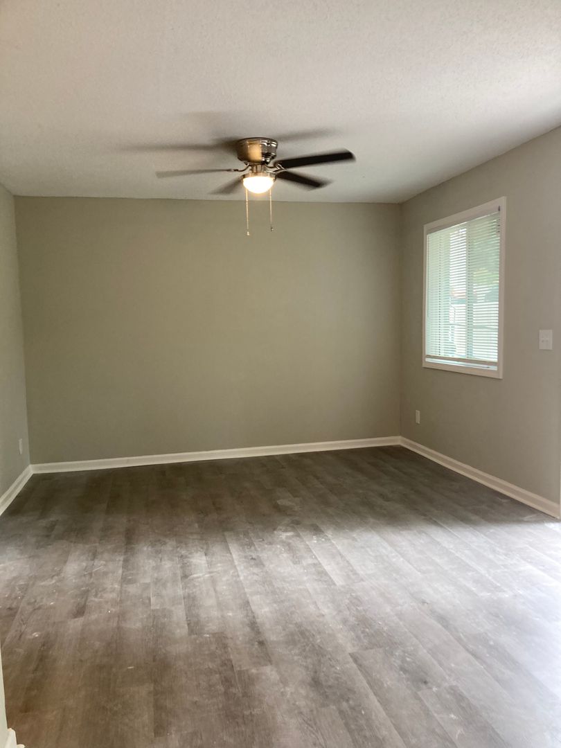 Concord Apartment: Tribune Avenue