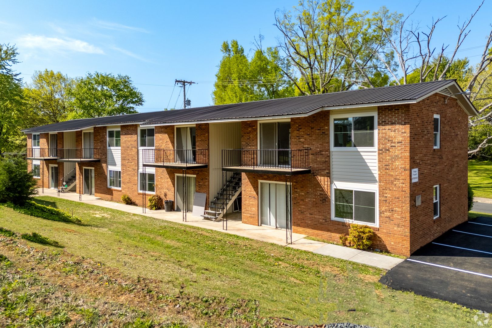 Albemarle Apartment: 121 Heath Street