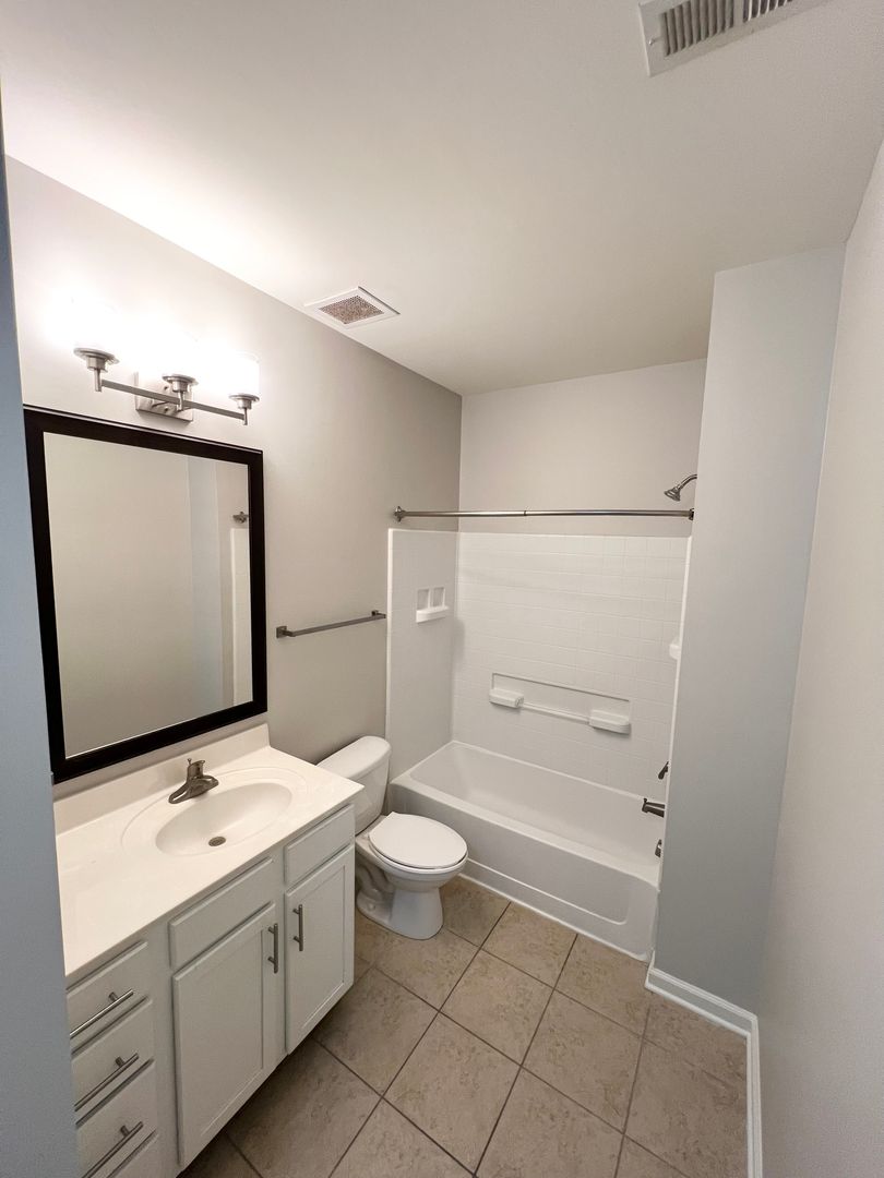 Extremely Spacious 1 Bedroom & Bath at Park at Drexel 7 of 12