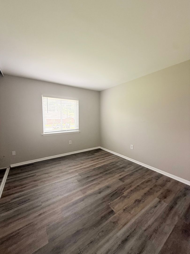 Ridge View Apartments 3 of 6