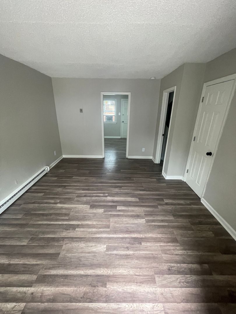 Charlotte Apartment: 2909 Burgess Drive