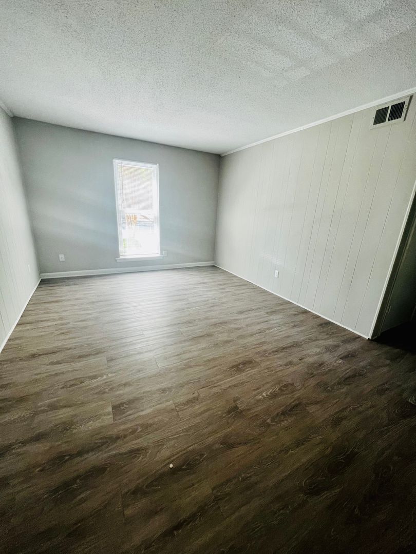 Fayetteville Apartment: Blanton Road