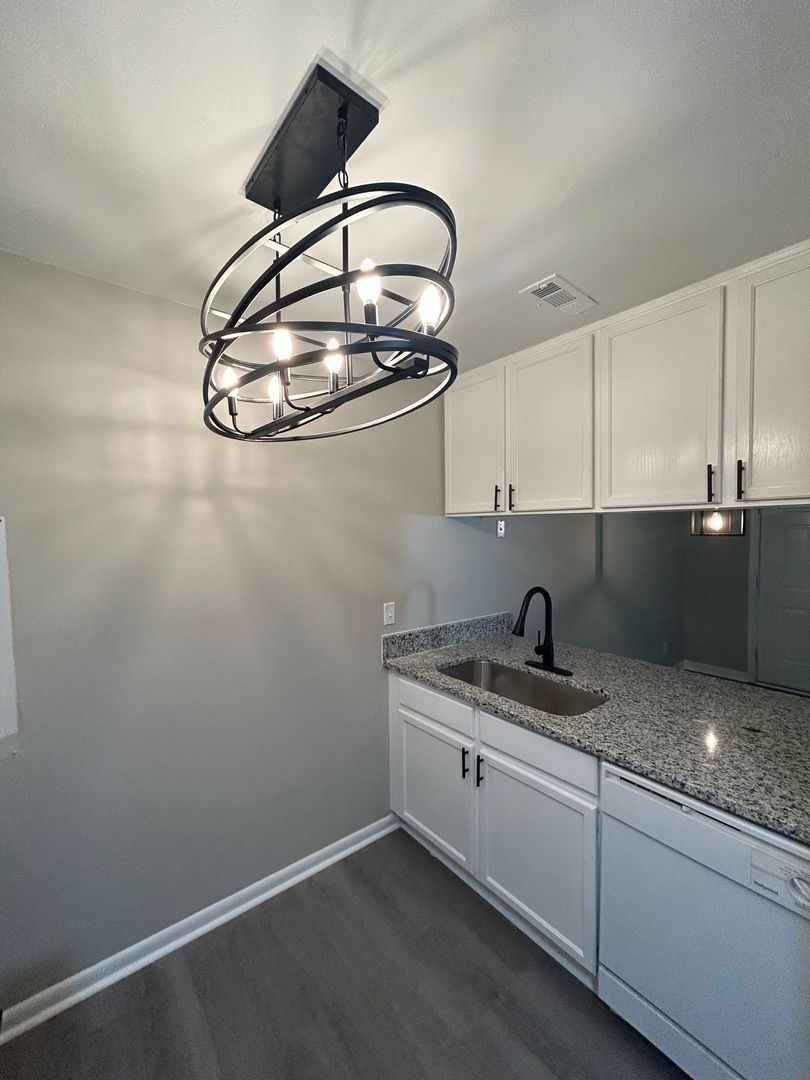 Fayetteville Apartment: Blanton Road