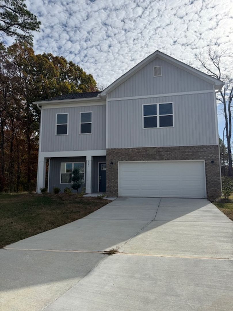 Charlotte Apartment: Joy Crossing Lane