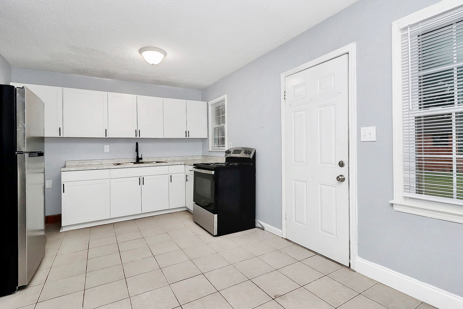 Charlotte Apartment: 314 Clarence Street