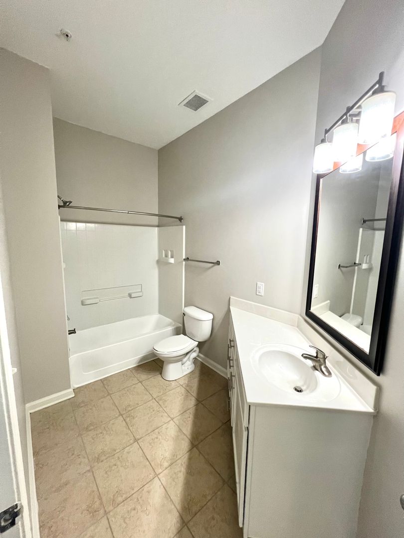 Extremely Spacious 1 Bedroom & Bath at Park at Drexel 11 of 12