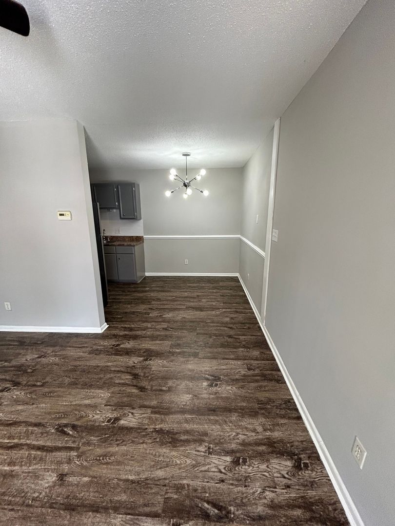 Fayetteville Apartment: 412 Oakridge Ave