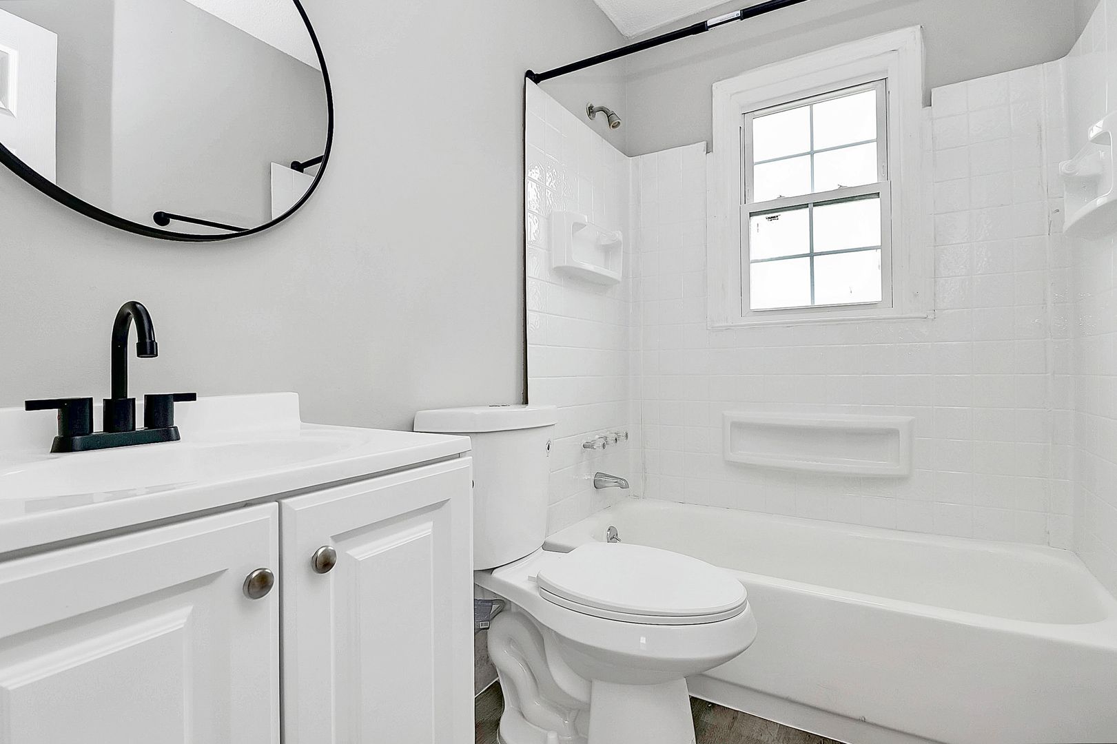 Charlotte Apartment: 314 Clarence Street