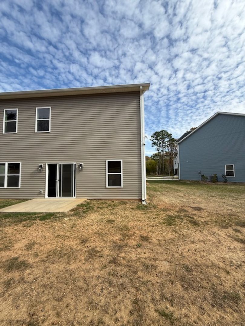 Charlotte Apartment: Joy Crossing Lane