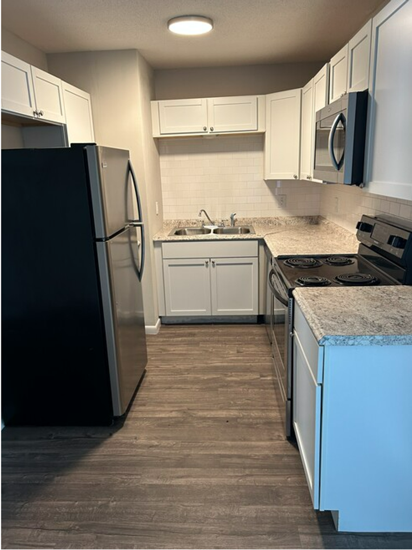 Fayetteville Apartment: Elcone Dr