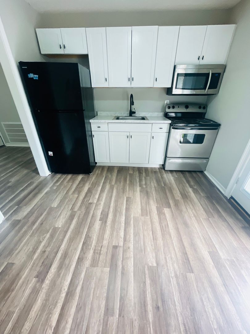 Salisbury Apartment: 306 N Jackson Street