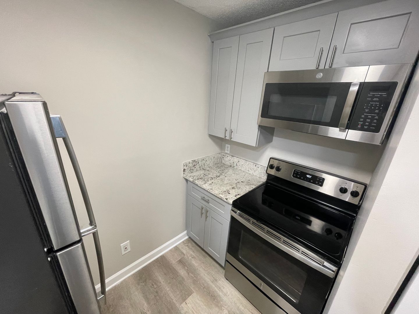 Charlotte Apartment: 415 W 10th Street