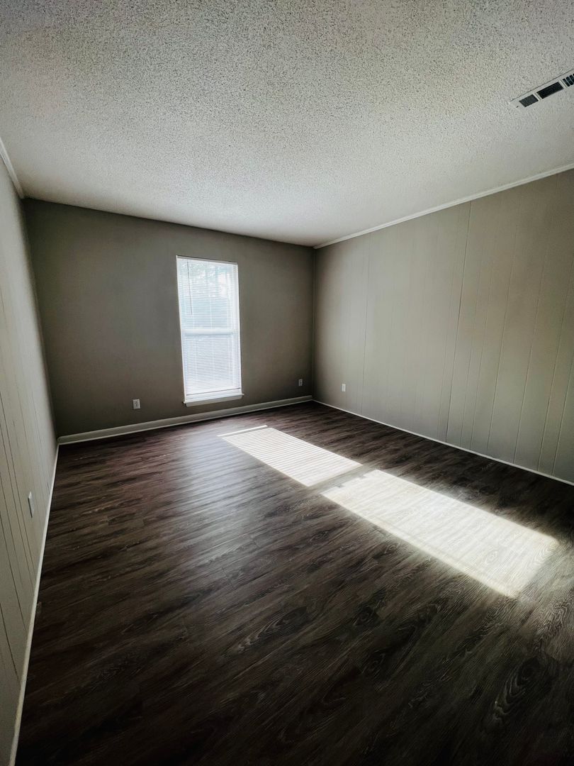 Fayetteville Apartment: Blanton Road