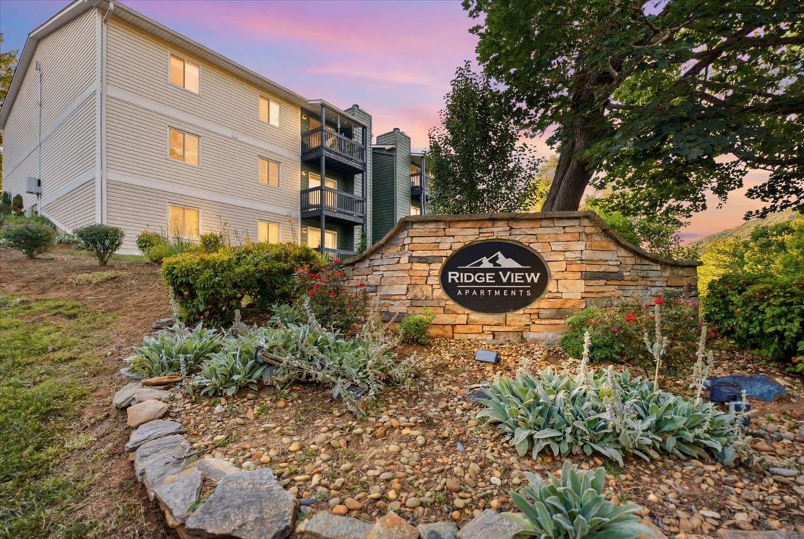 Ridge View Apartments 8 of 8