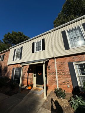 Adorable Two Bedroom in South Park! – photo 1