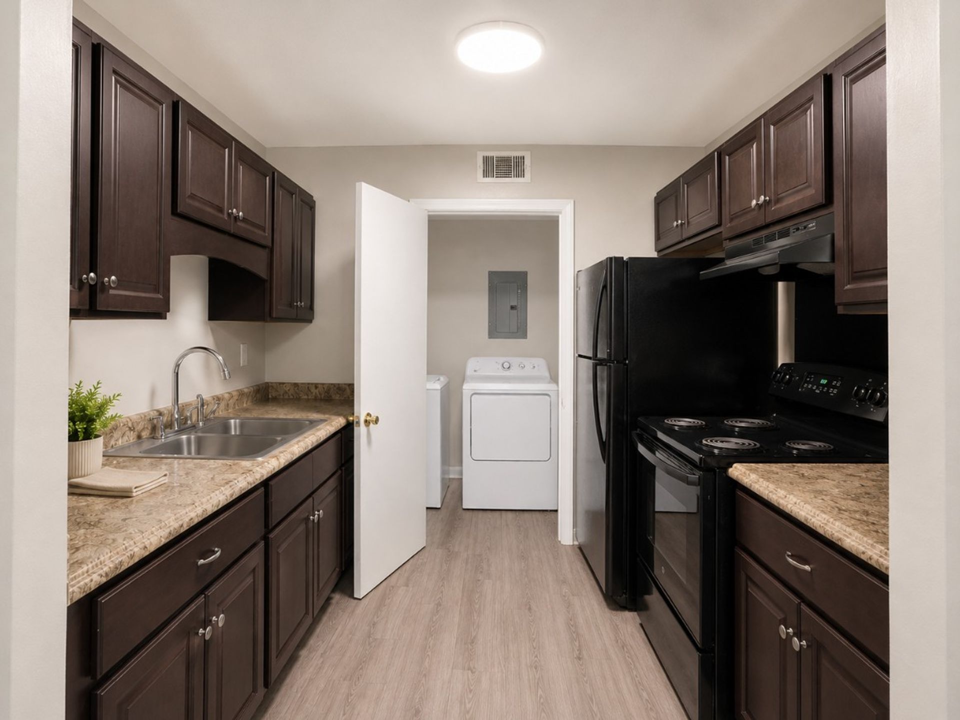 Ridge View Apartments 6 of 12