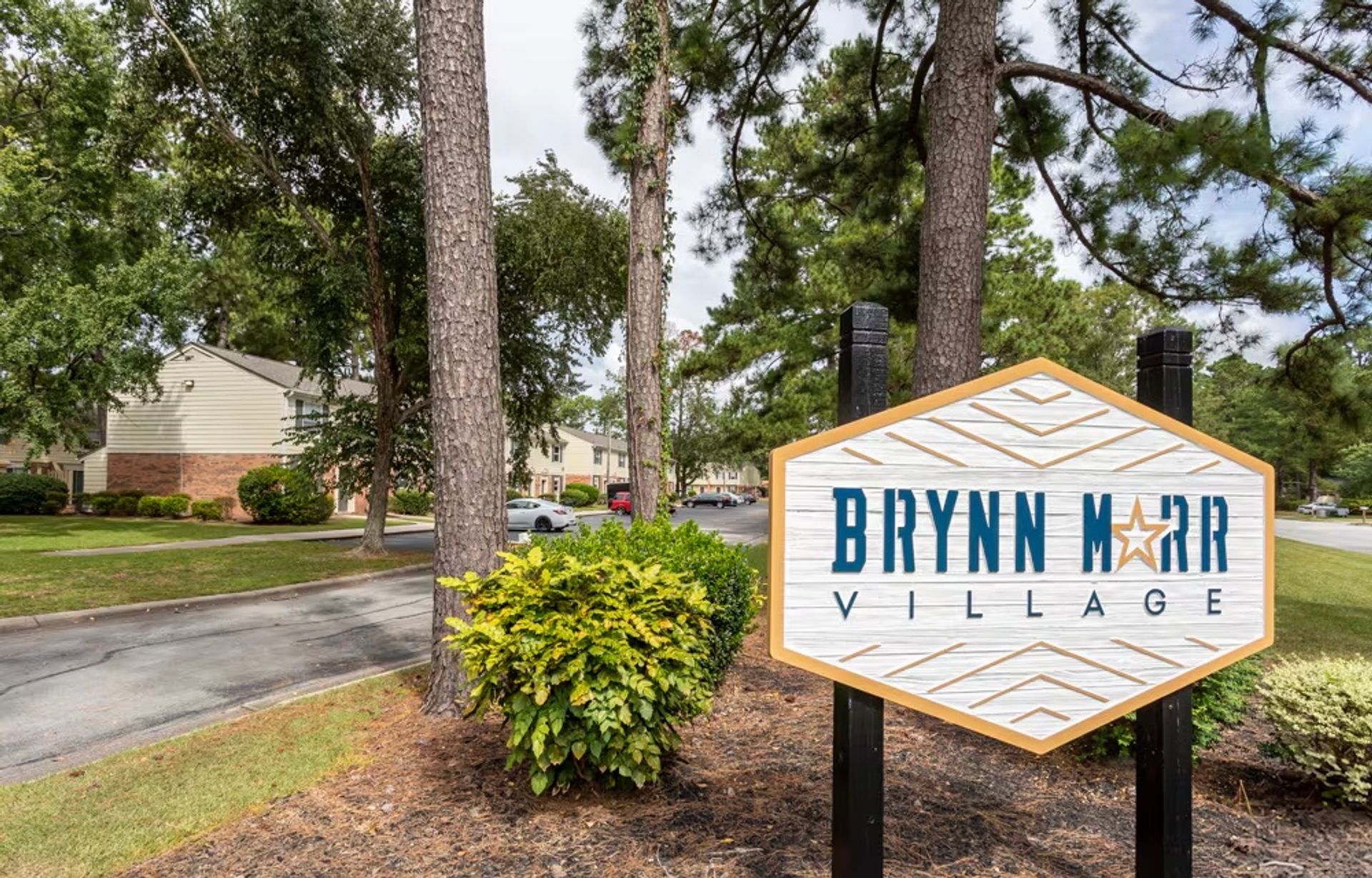 Jacksonville Apartment: 301 Village Drive