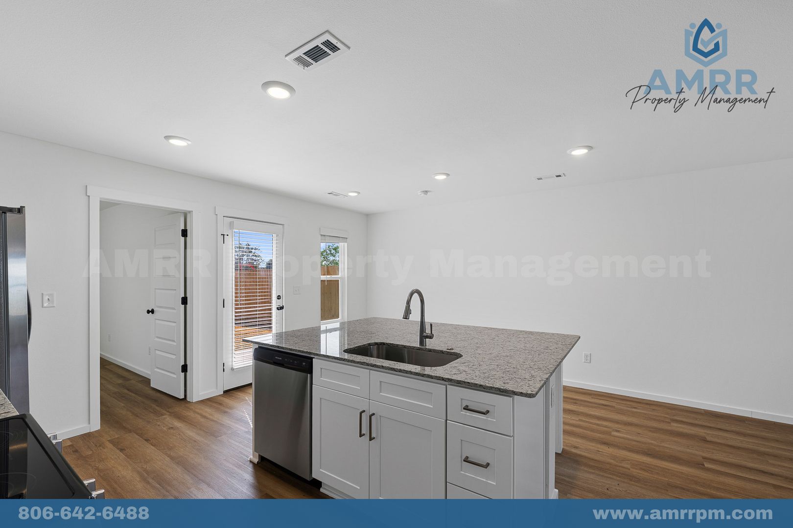 Columbia Crossing - 301 Golden Field Rd 8 of 12