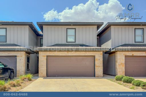 New Beginnings Start with AMRR - LUXURIOUS TOWNHOME AVAILABLE, PERFECT FOR STUDENTS & GROWING FAMILIES – photo 1