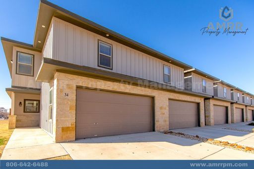 New Beginnings Start with AMRR: 3 Bedroom 3.5 Bath Townhome for Small Family and Students! – photo 1