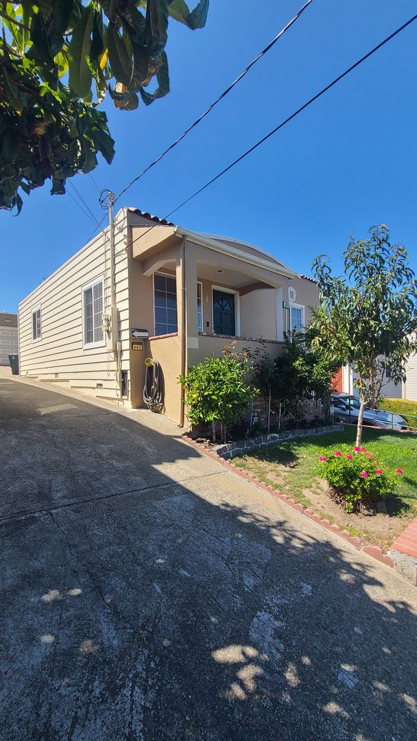 469 Cypress Avenue - Main Image