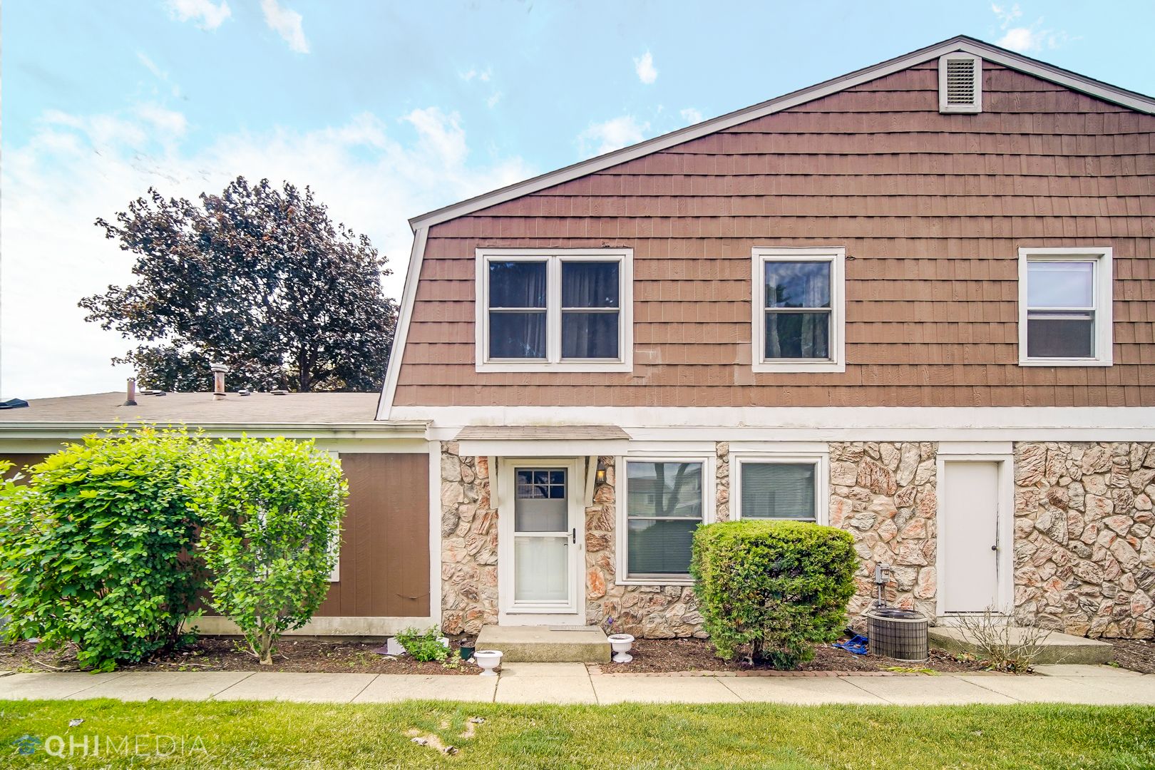 Vernon Hills Townhome: 225 Sunset Court