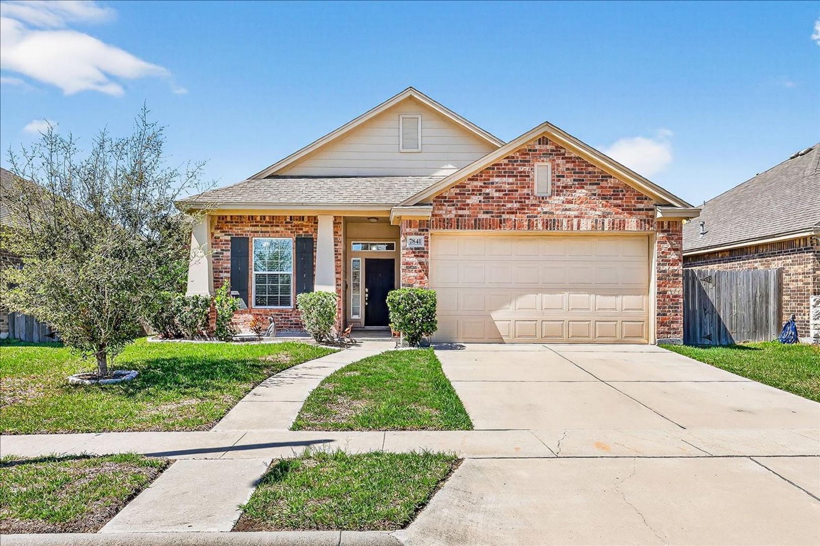 Corpus Christi House: 7841 Fort Griffen