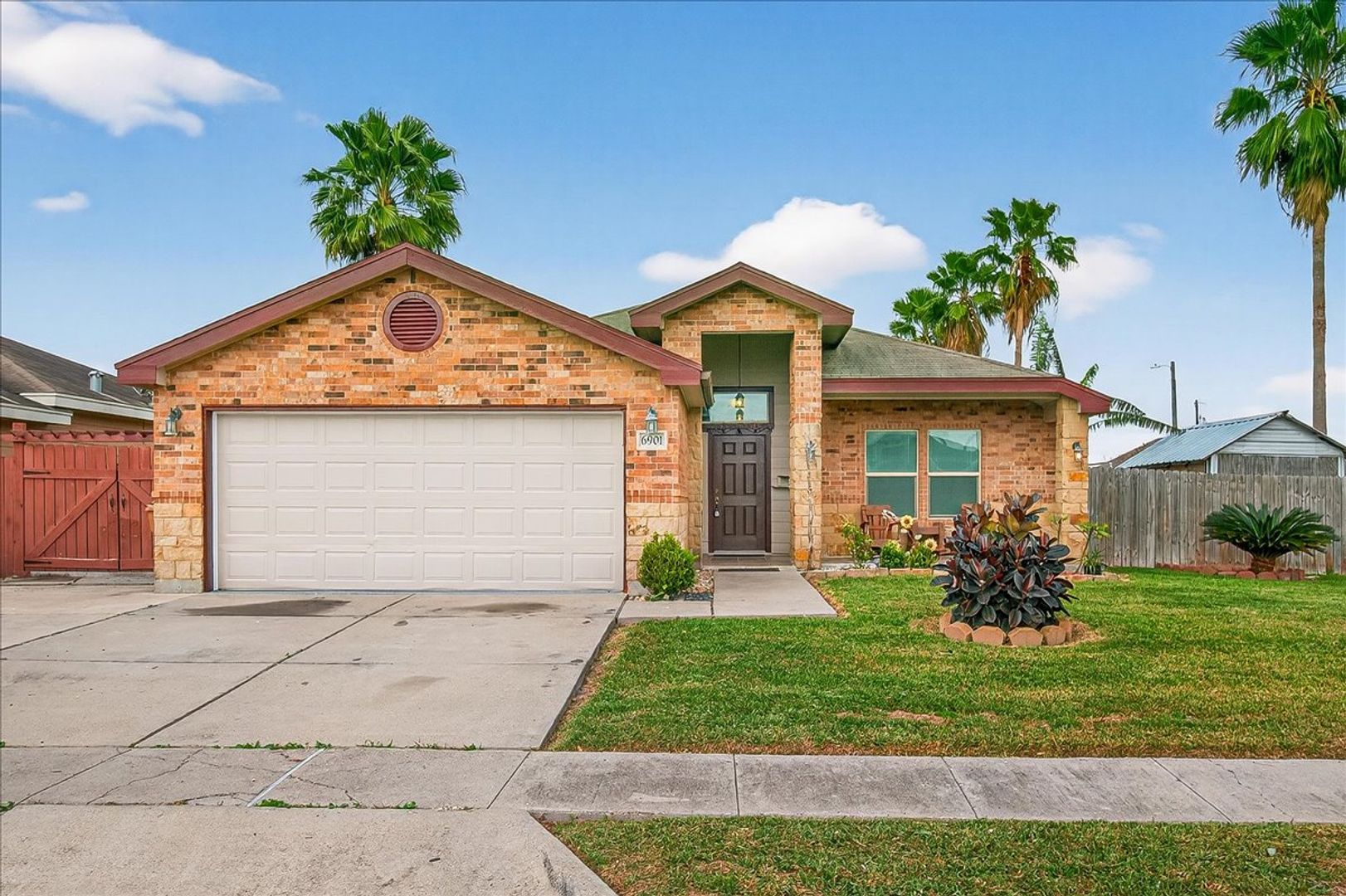 Corpus Christi House: 6901 Anastasia Dr