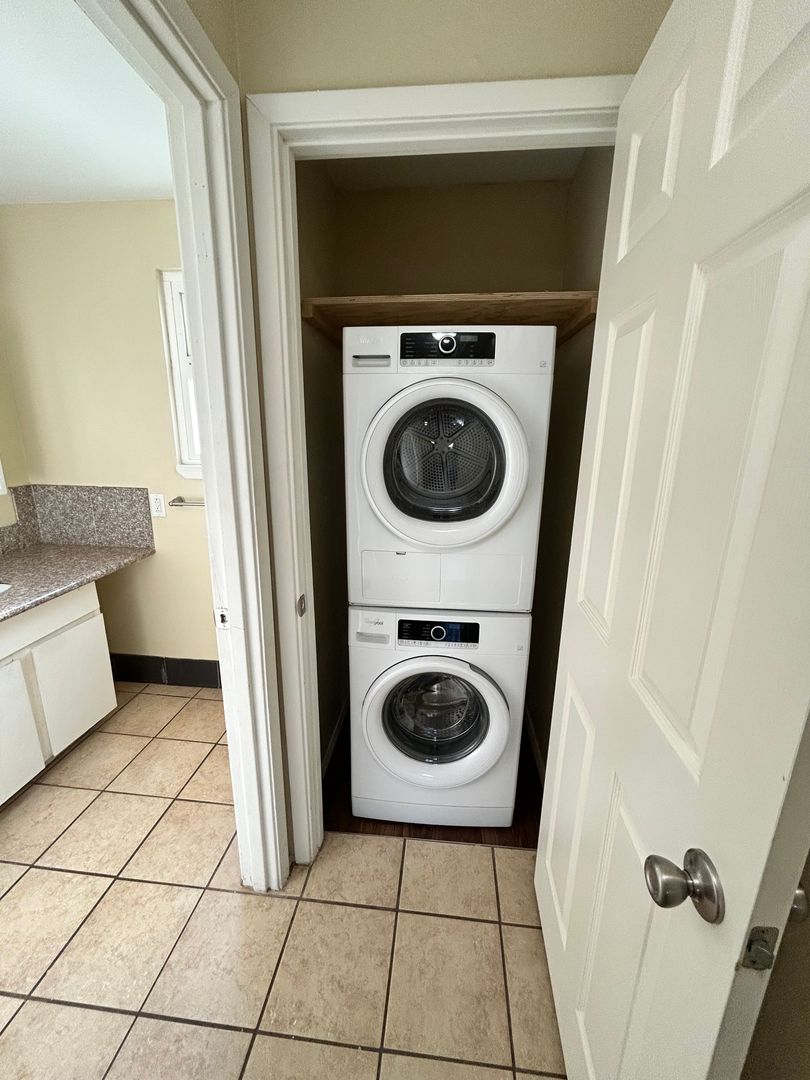 Laundry room at TS Tukwila Station (2 of 2)