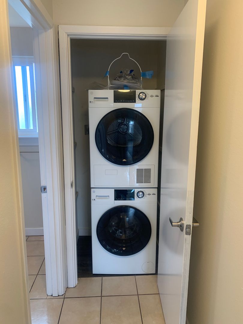 Laundry room at TS Tukwila Station (1 of 2)