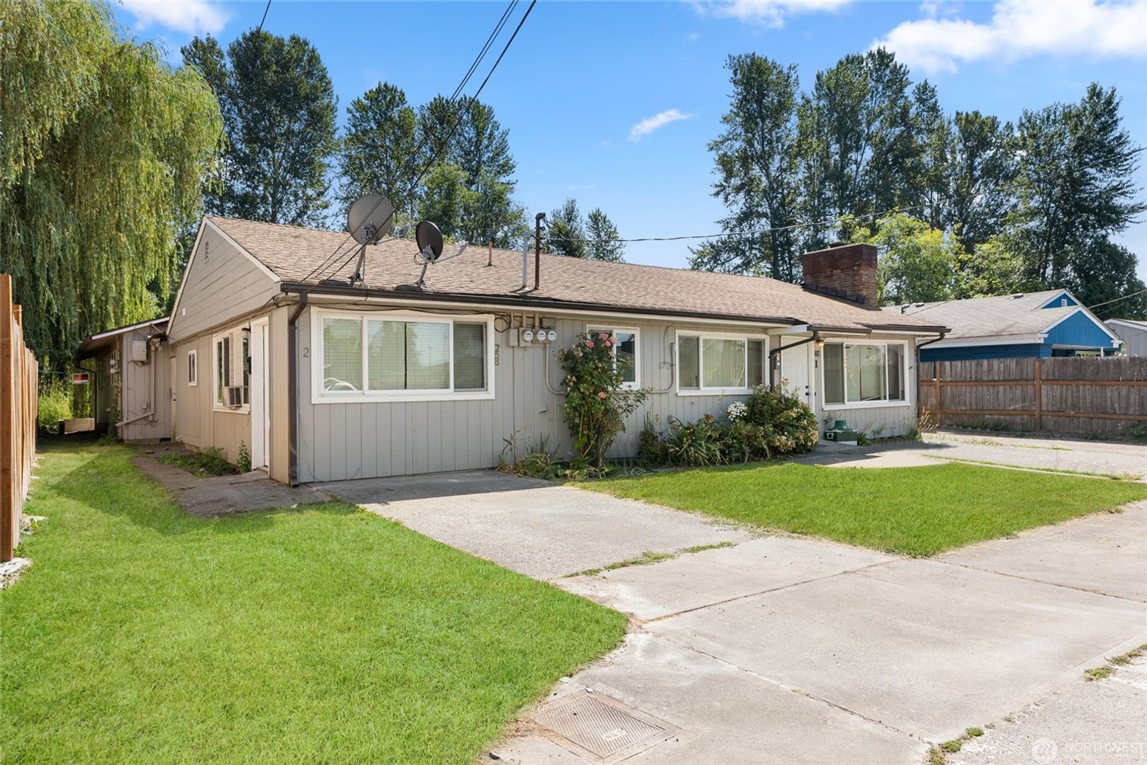 Kent Apartment: 758 N Woodford Ave