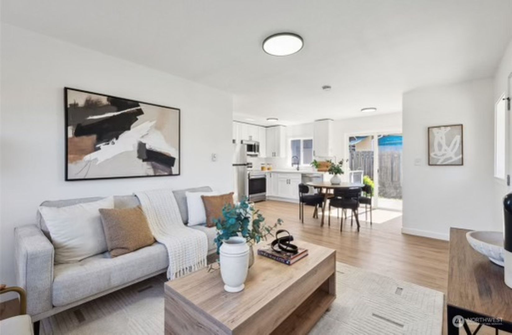 Renton Townhome: 684 Dayton Ave NE