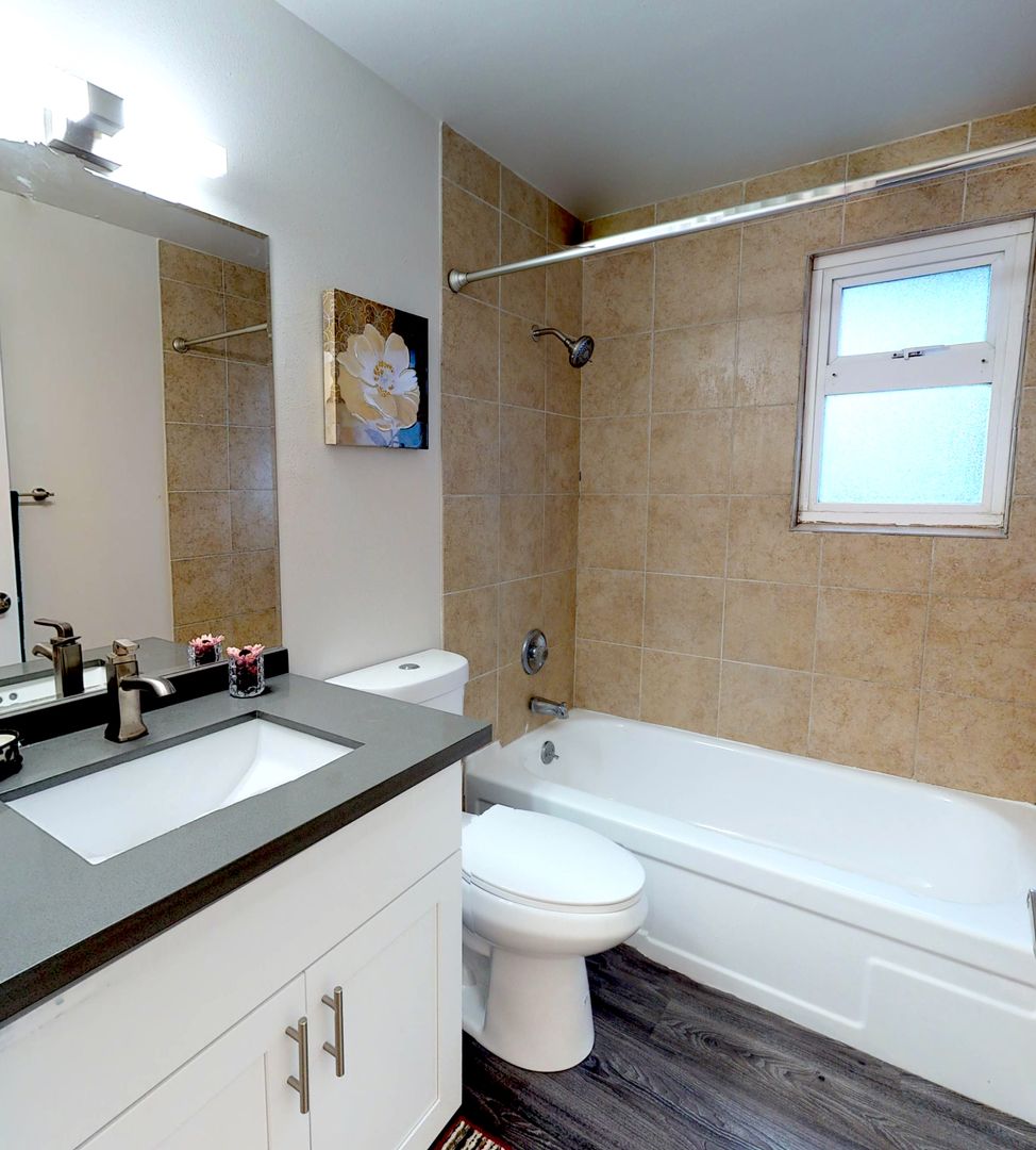 Tukwila Apartment: 3700 South Center Blvd