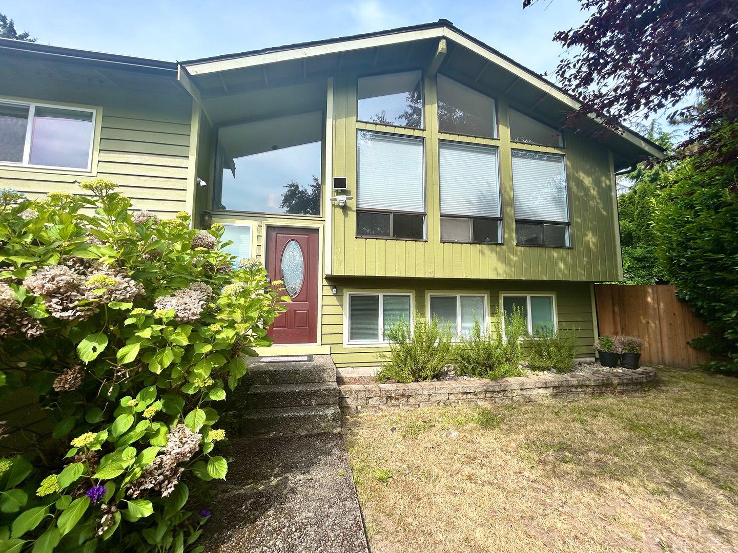 Kent House: 26243 43rd Ave S