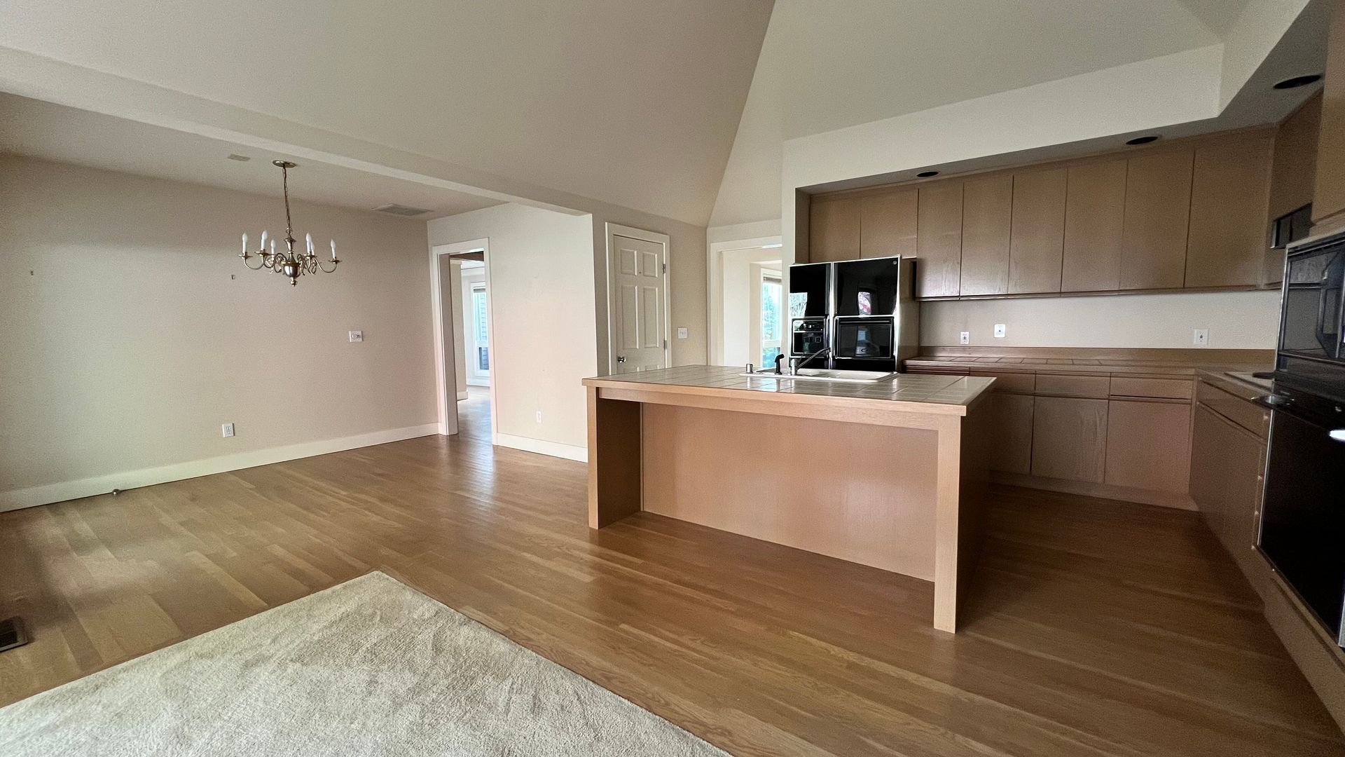 Bellevue House: 1804 Bellevue Way NE