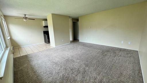 Spacious 1Bed/1Bath Apartment - Steps from transit & train station