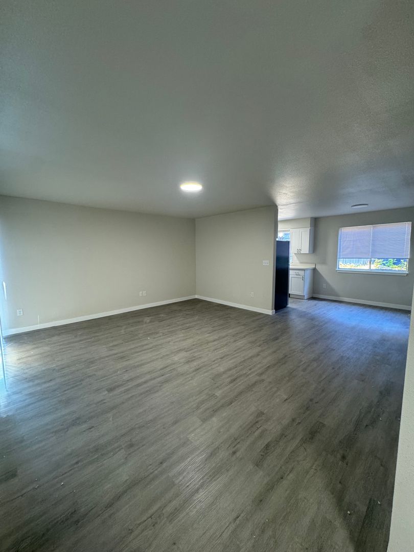 Federal Way Apartment: 28606 25th Pl S