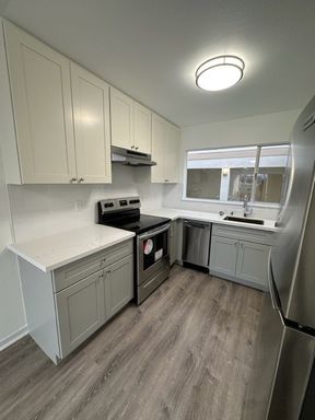 Renovated 2 Bedroom! – photo 1