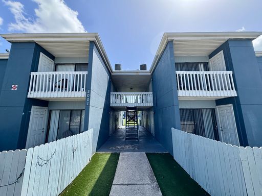 2001 5th St W - Unit A – photo 1