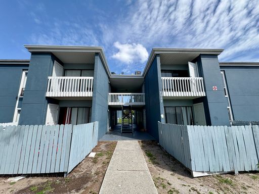 2017 5th St W - Unit E – photo 1
